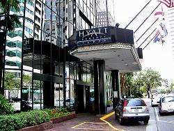 Easy parking & valet at entrance