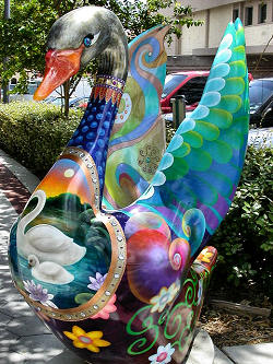 Swan sculpture Lakeland Florida