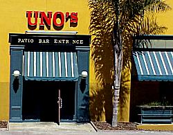 Uno's patio bar