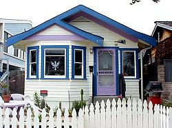small neat craftsman home